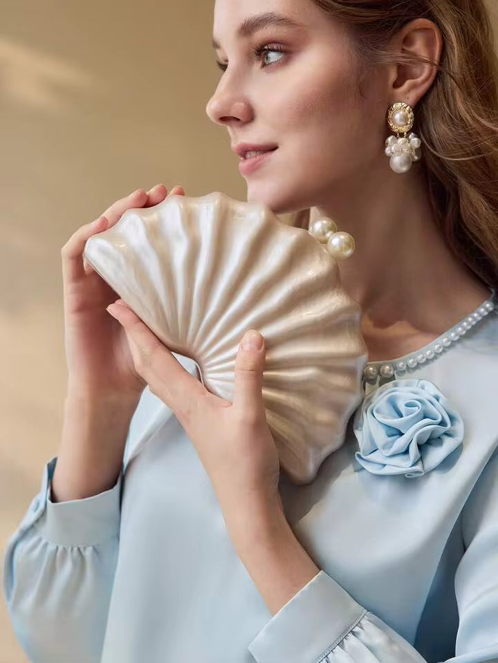 Pearl Clutch