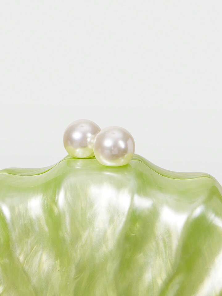 Pearl Clutch