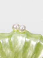 Pearl Clutch