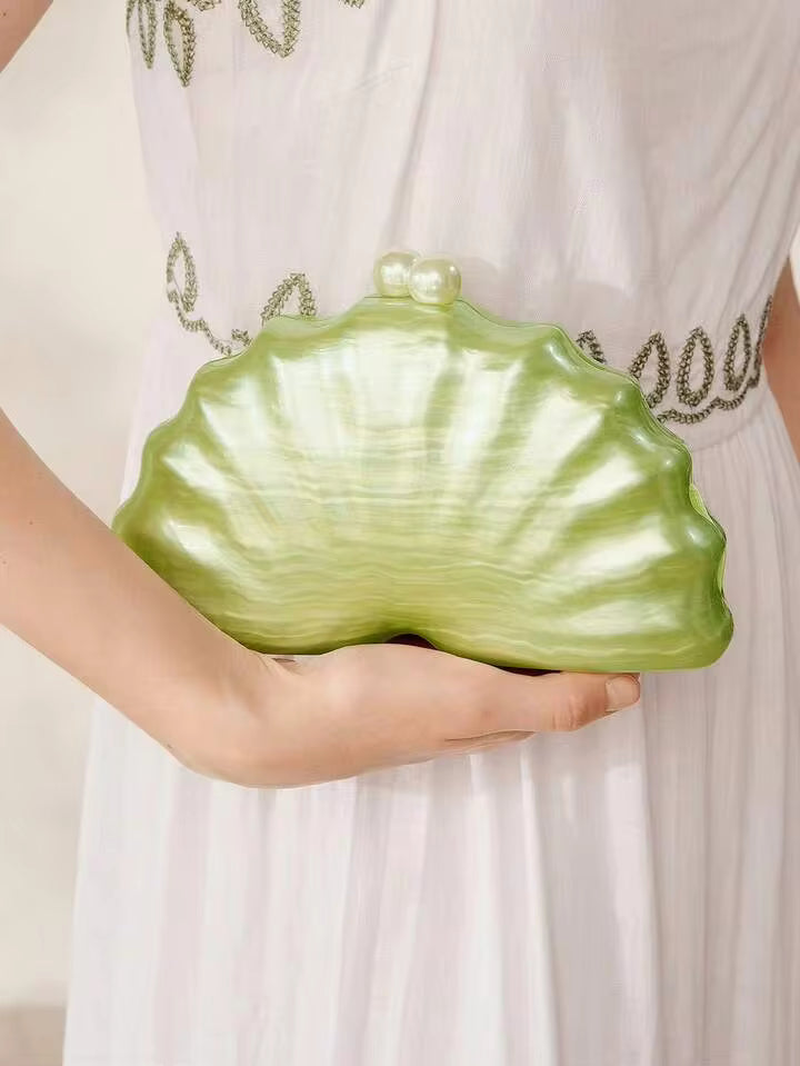 Pearl Clutch